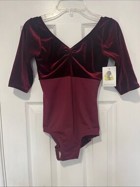Bunting Dancewear NWT maroon/burgundy half sleeve velvet top leotard